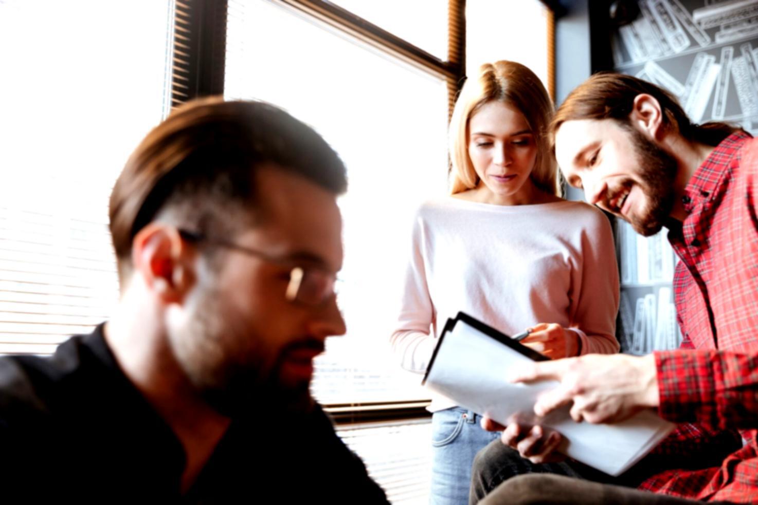 Esempio di workspace di editing video con timeline e clip organizzati